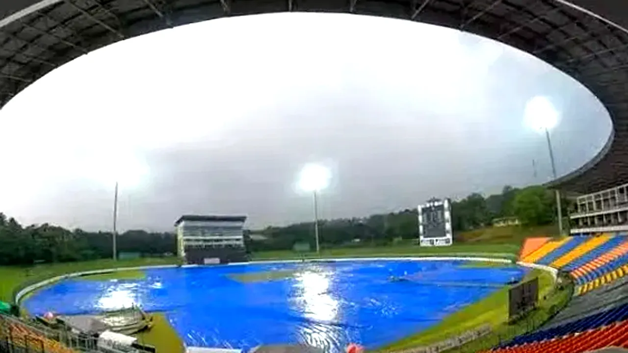 খেলার আগেই বৃষ্টির আভাস পাল্লেকেলেতে