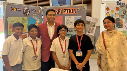 সব ইংলিশ মিডিয়াম স্কুলকে অভিন্ন নীতিমালার আওতায় আনা হচ্ছে