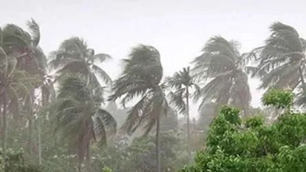১৩ জেলায় ঝড় ও বজ্রবৃষ্টির আশঙ্কা, নদীবন্দরে সতর্ক সংকেত