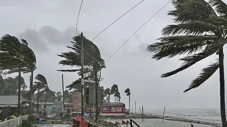ছুটির সকালে ১৯ জেলায় ঝড়-বৃষ্টির সতর্কবার্তা