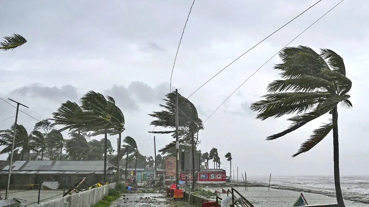 ৭ জেলায় ঝড়ের পূর্বাভাস, নদীবন্দরে সতর্ক সঙ্কেত