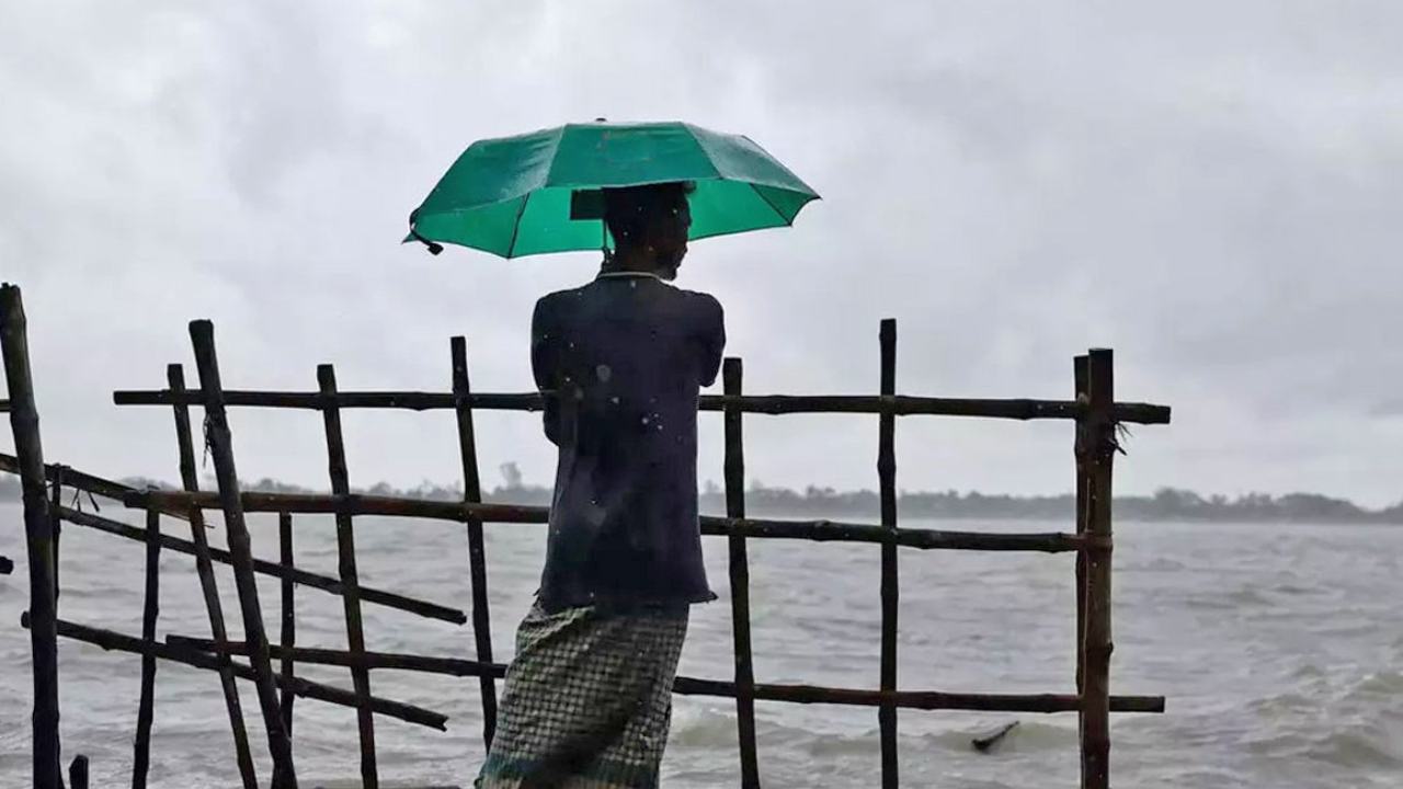 Storms-and-rain-forecast-for-10-regions-including-Dhaka