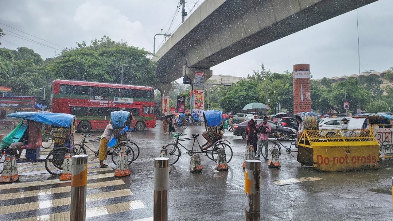 Storms-forecast-to-gust-to-60-kilometers-per-hour-in-10-regions-including-Dhaka
