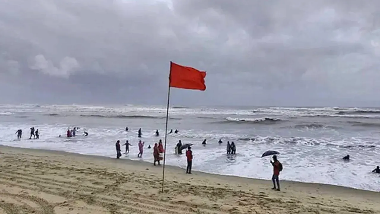 ৭ অঞ্চলে ঝড়ো হাওয়ার আশঙ্কা, সতর্কতা জারি