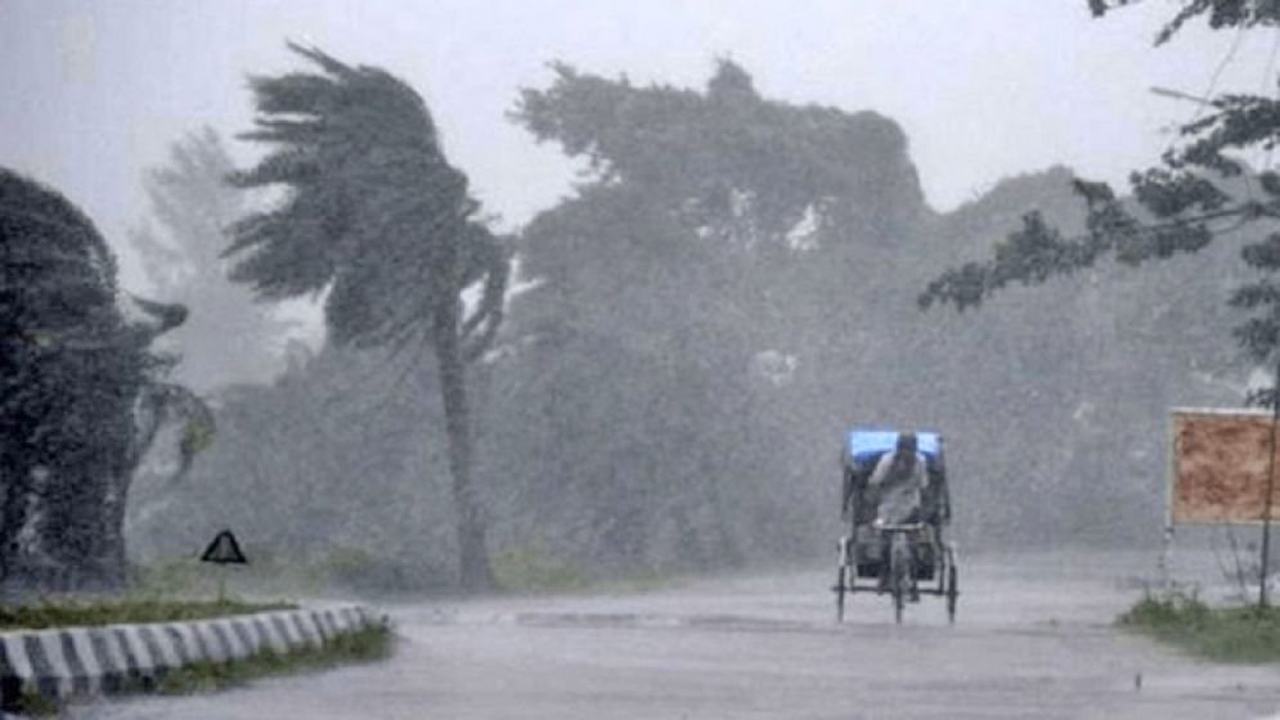 Stormy-winds-forecast-in-8-regions-of-the-country,-warning-issued-at-river-ports