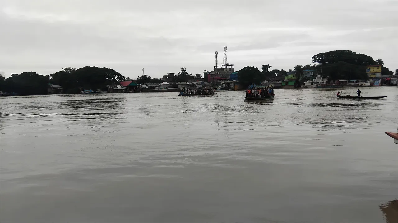 সুনামগঞ্জে ভারতের পাহাড়ি ঢলে বাড়ছে নদী ও হাওরের পানি