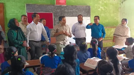 হাওর পাড়ের বিদ্যালয় পরিদর্শন করে প্রয়োজনীয় পদক্ষেপ নেয়ার নির্দেশনা প্রতিমন্ত্রী ববি হাজ্জাজের