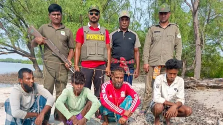 পূর্ব সুন্দরবনে ফাঁদসহ ৪ হরিণ শিকারী গ্রেফতার