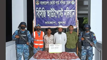 সুন্দরবনে কোস্ট গার্ডের পৃথক দু’টি অভিযানে হরিণের গোশতসহ আটক ২