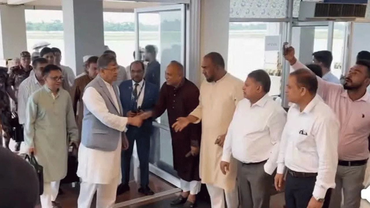 সিলেট পৌঁছেছেন স্বরাষ্ট্রমন্ত্রী সালাহউদ্দিন আহমেদ