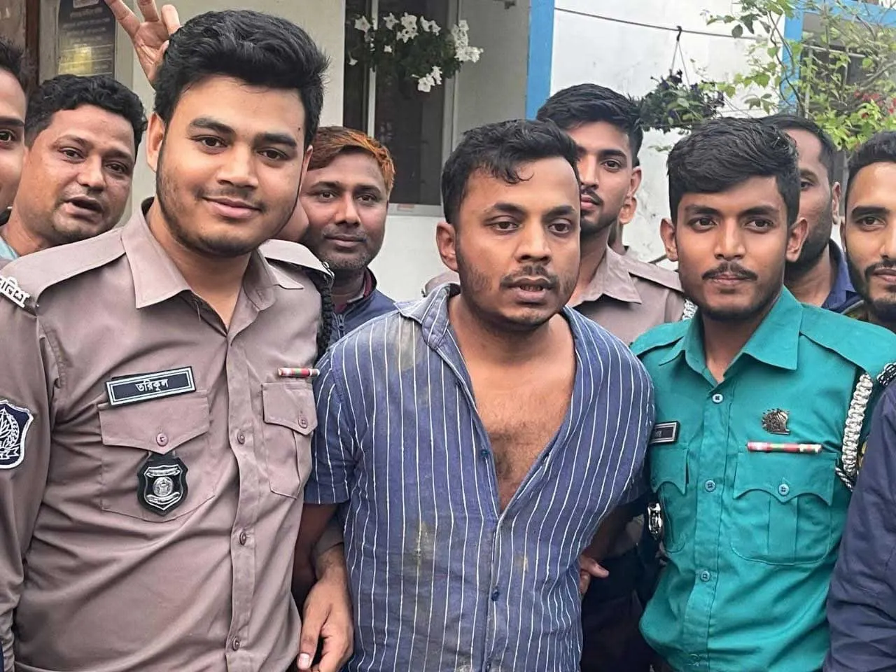 সিলেটে হাউজিং এস্টেটে ছিনতাইয়ের ঘটনায় ডাকাত গ্রেফতার