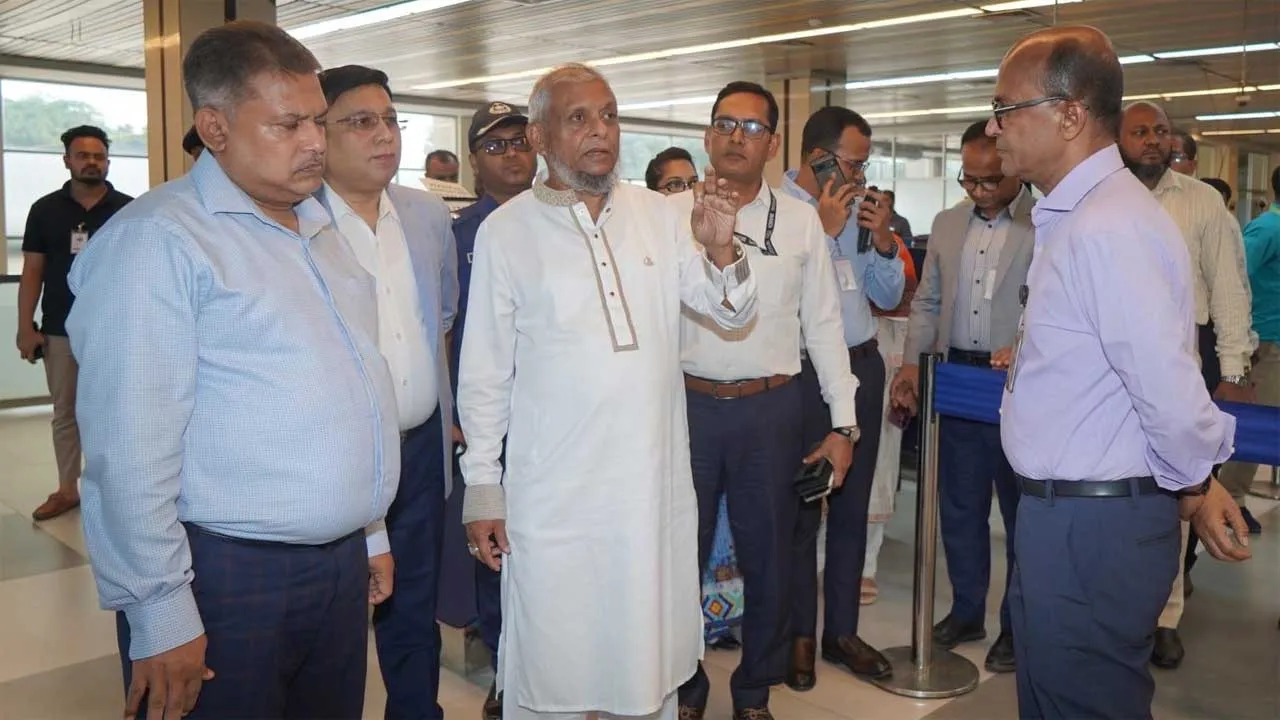 মাজারের আয়-ব্যয়ের স্বচ্ছতায় ডিসি সারওয়ারের পদক্ষেপ প্রশংসনীয়
