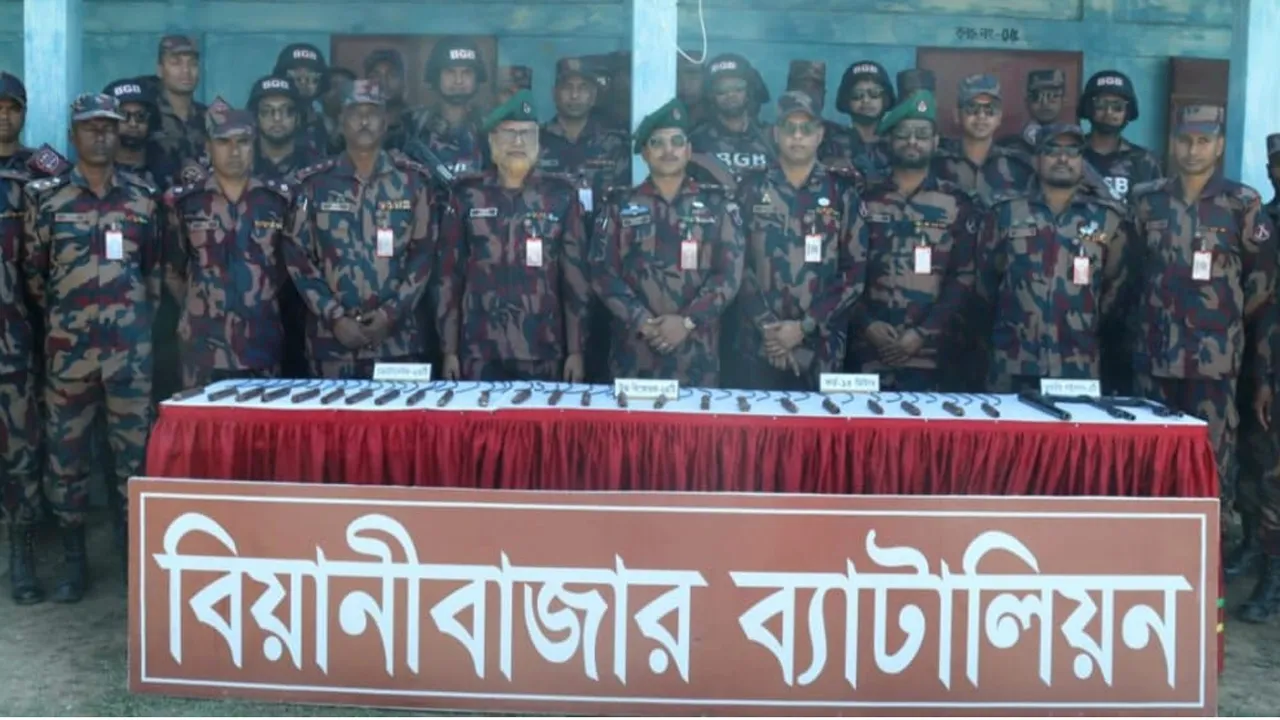 বড়লেখা সীমান্তে উচ্চক্ষমতাসম্পন্ন বিস্ফোরক ও অস্ত্র উদ্ধার