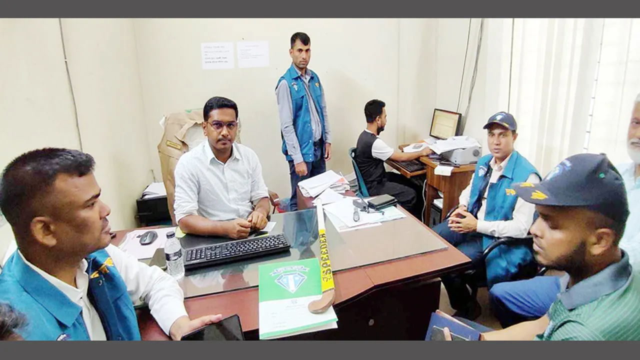 সিলেট বিআরটিএ অফিসে দুদকের অভিযান