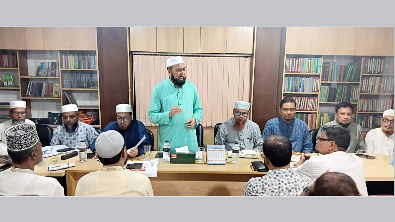 জনদুর্ভোগ লাঘবের চেয়ে সরকার দলীয়করণ ও নেতাকর্মী পুনর্বাসনেই বেশি ব্যস্ত