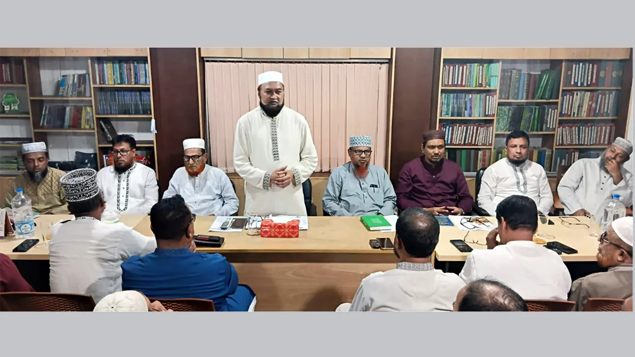 ট্রাক দিয়ে রাস্তা অবরোধ ও বিরোধীমতের উপর হামলা ফ্যাসিবাদের পদধ্বনি