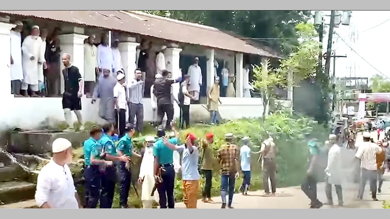 সিলেটে মাজার ওয়াকফ এস্টেট নিয়ে ভয়াবহ সংঘর্ষ, পুলিশসহ আহত ৩৮
