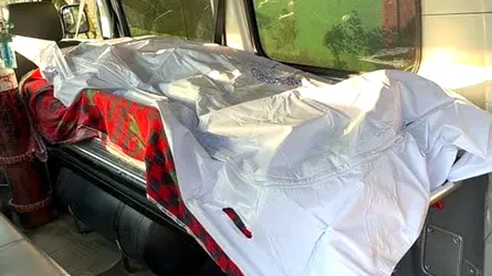 সিলেট নগরীতে কিশোরের ঝুলন্ত ও যুবকের গলাকাটা লাশ