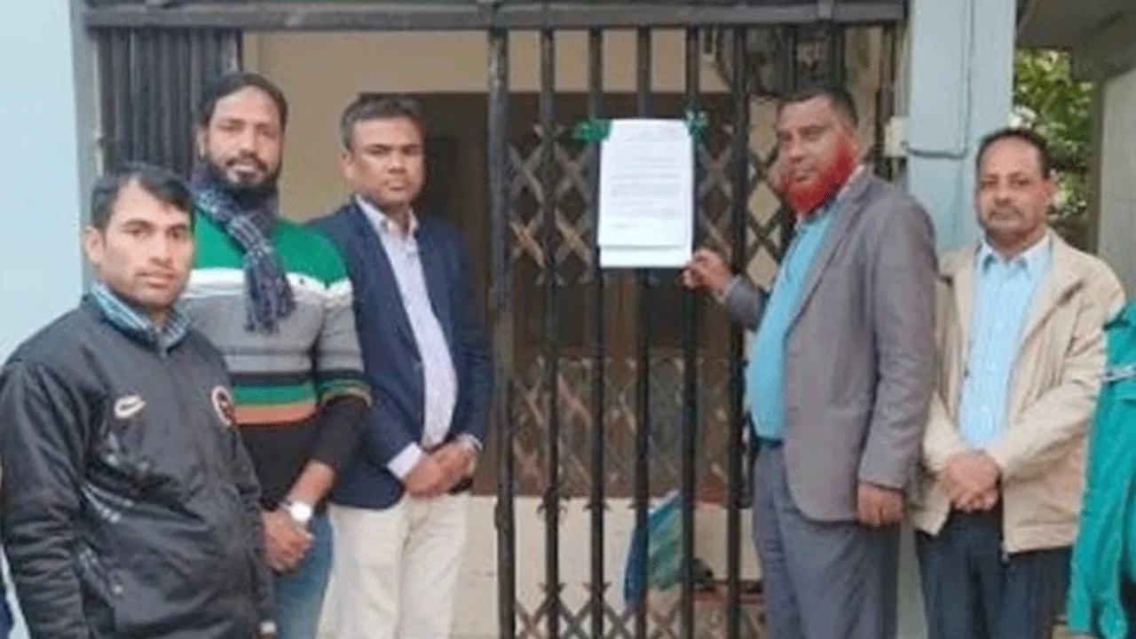 সিসিকের সাবেক মেয়রের পলাতক এপিএসের বাড়ির দরজায় দুদকের নোটিশ
