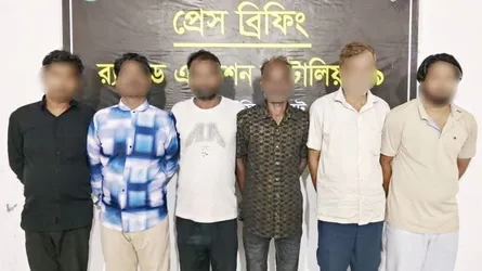 সিলেটে অনলাইন জুয়ার আসর থেকে ৬ জন আটক