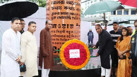 সিলেটে জুলাই শহীদ স্মৃতিস্তম্ভে পুষ্পস্তবক অর্পণ