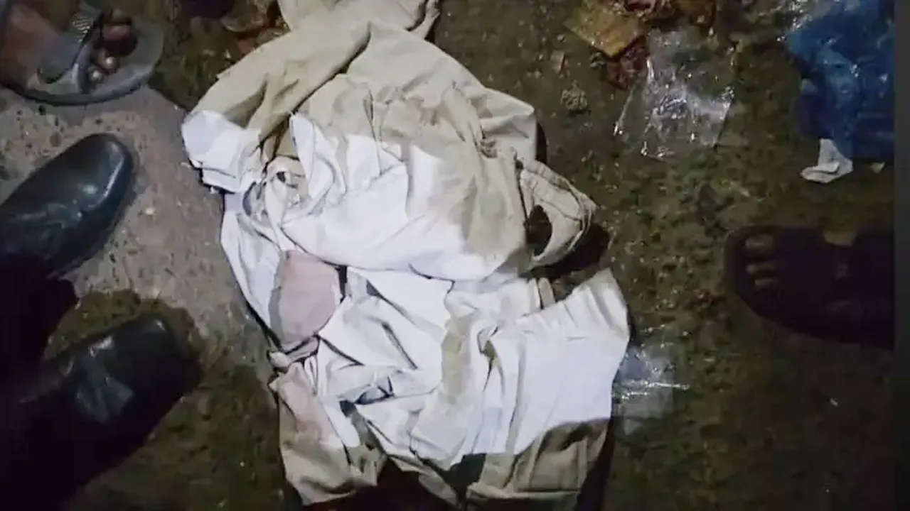 সিলেটে ময়লার স্তূপ থেকে কাপড়ে মোড়ানো মানুষের খণ্ডিত পায়ের অংশ উদ্ধার