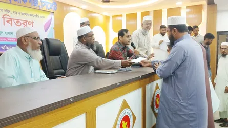 জকিগঞ্জে ইমাম-মুয়াজ্জিনদের মাঝে আর্থিক সহায়তা প্রদান