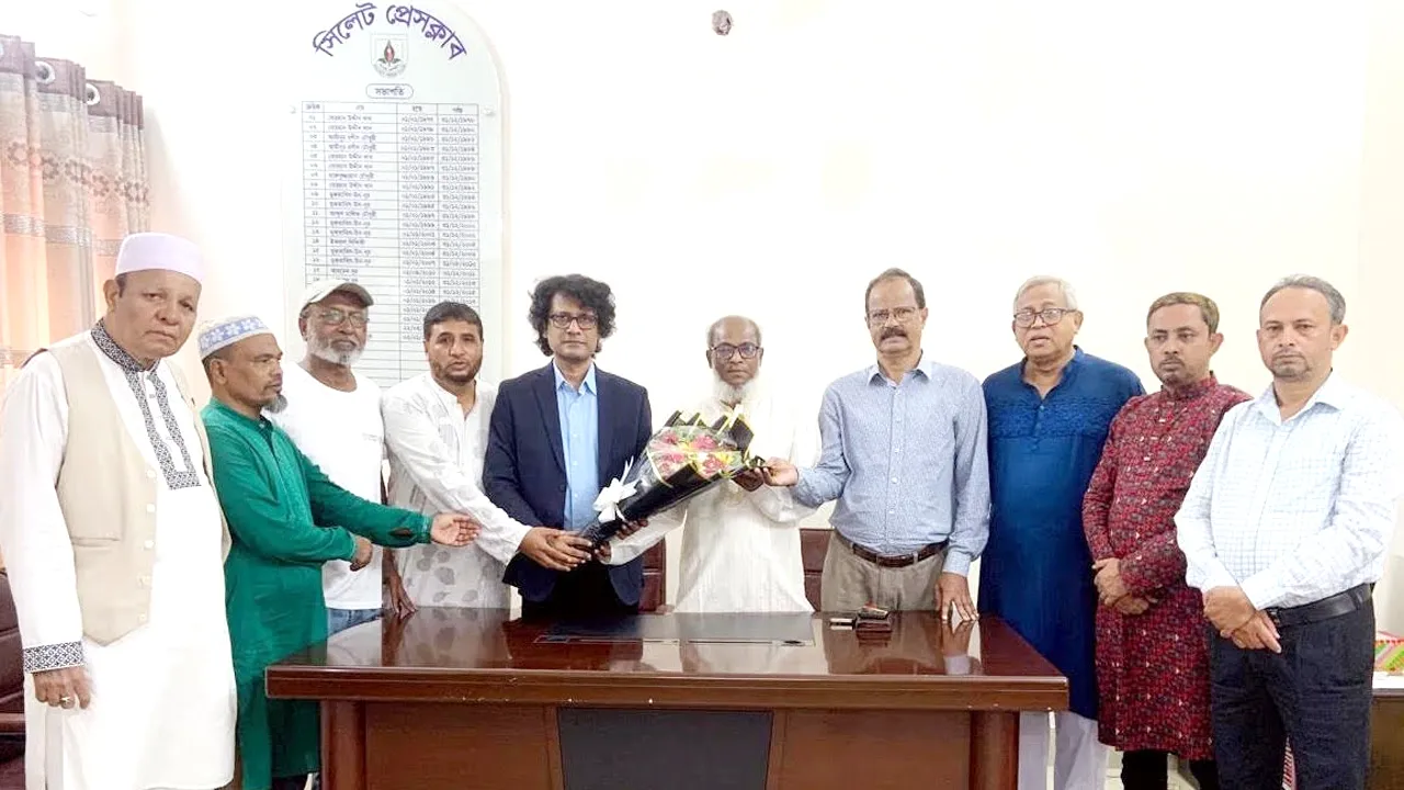 সিলেট প্রেসক্লাব পরিদর্শনে পিআইবি মহাপরিচালক