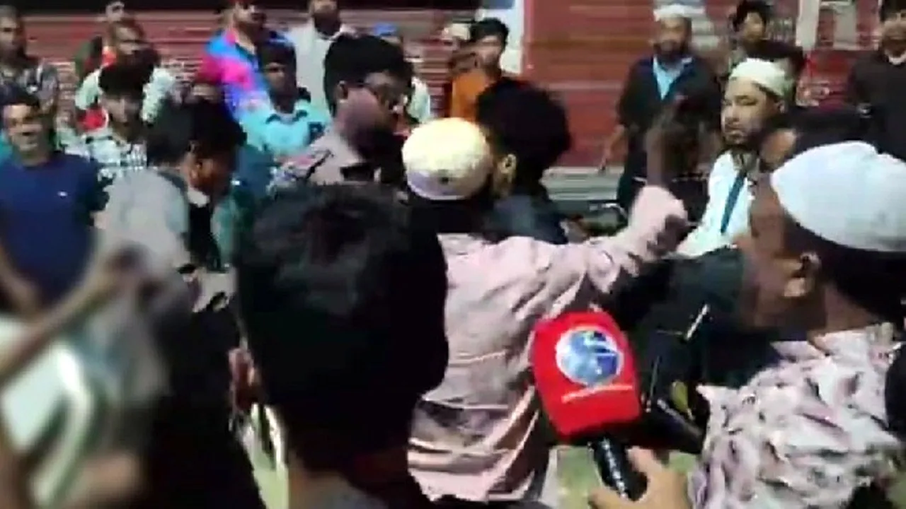 সিলেটে পুলিশকে অটোরিকশা চালকের থাপ্পড়