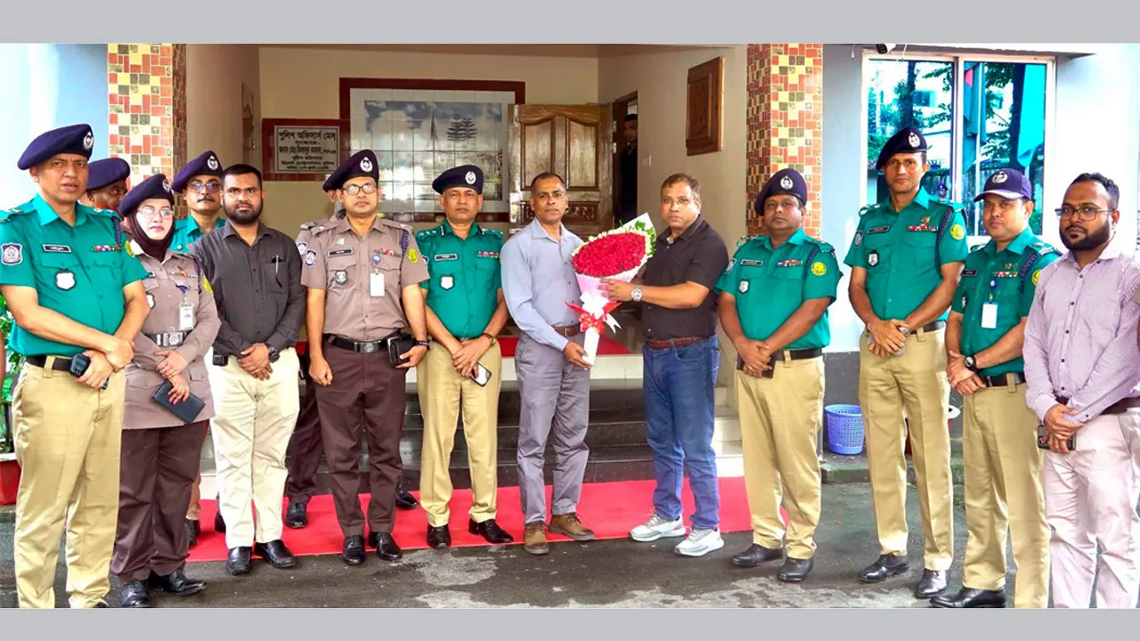 এসএমপির নতুন কমিশনার মুর্শেদ শামীমের দায়িত্ব গ্রহণ
