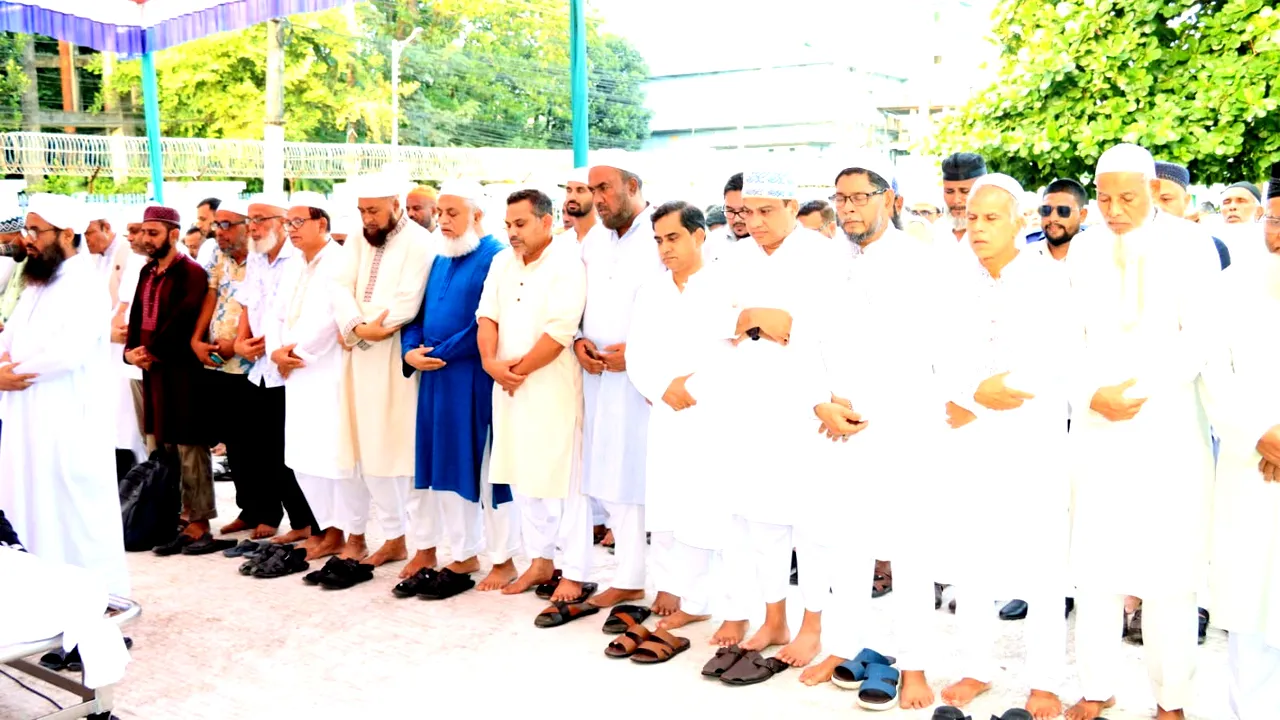 সিলেটে ট্রিপল মার্ডার : সাত্তার দম্পতির জানাজায় মানুষের ঢল, মামলার প্রস্তুতি