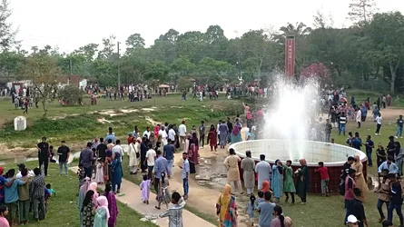 টানা ছুটিতে শ্রীমঙ্গলে পর্যটকের ঢল