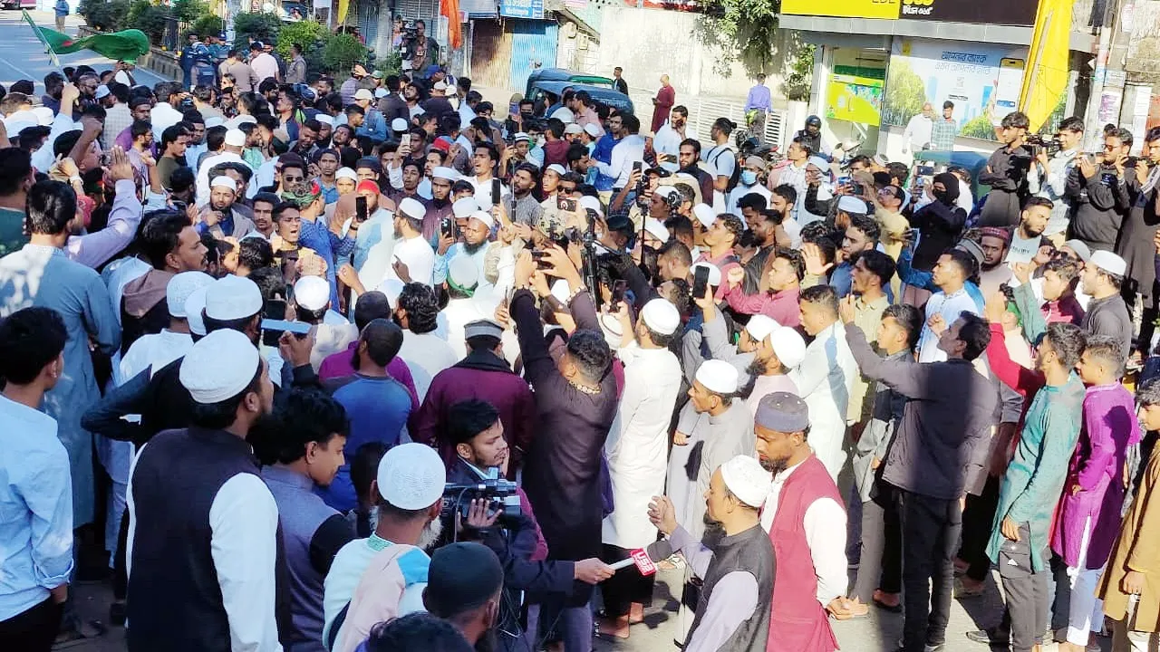 ওসমান হাদির মৃত্যুর ঘটনায় বিক্ষোভে উত্তাল সিলেট
