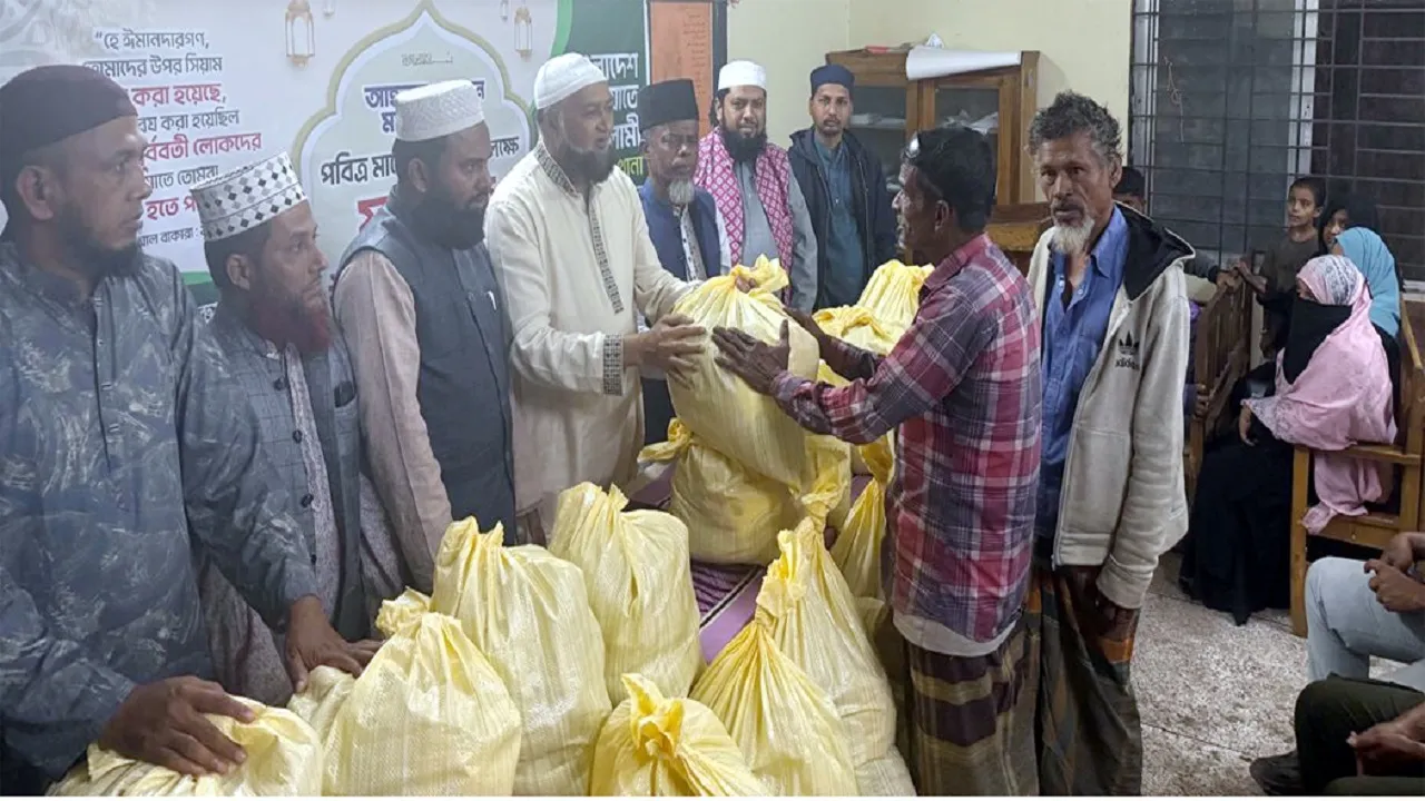 সুবিধাবঞ্চিত মানুষের সাহায্যে এগিয়ে আসুন : ফখরুল ইসলাম