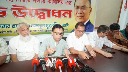 অর্থনীতিতে গতি সঞ্চার ও বিনিয়োগ বাড়াতে কাজ করছে সরকার