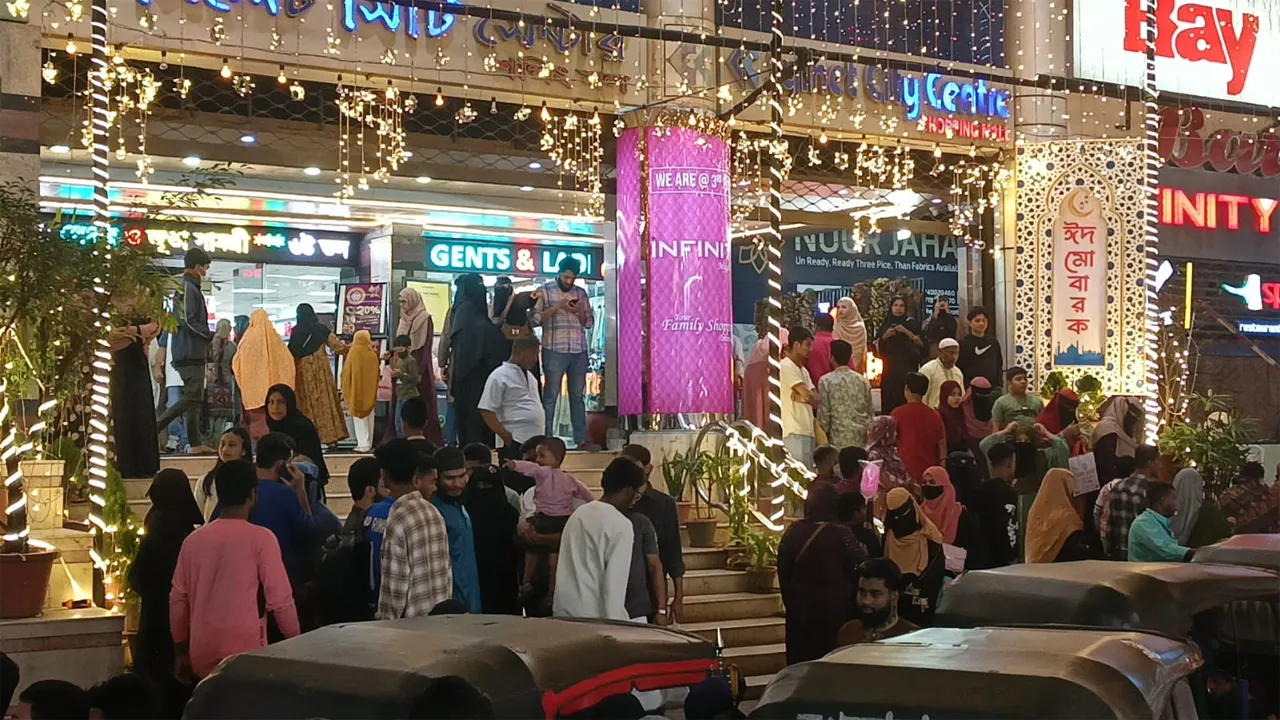 হাজার কোটি টাকার রেমিট্যান্সে জমকালো সিলেটের ঈদ বাজার
