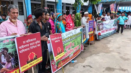 সিলেটে চা শ্রমিকদের ১৫ দিনের আল্টিমেটাম : ডিসি বরাবর স্মারকলিপি