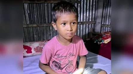 ফুলবাড়ীতে পুকুরে ফেলে শিশুকে হত্যাচেষ্টায় বাবা আটক