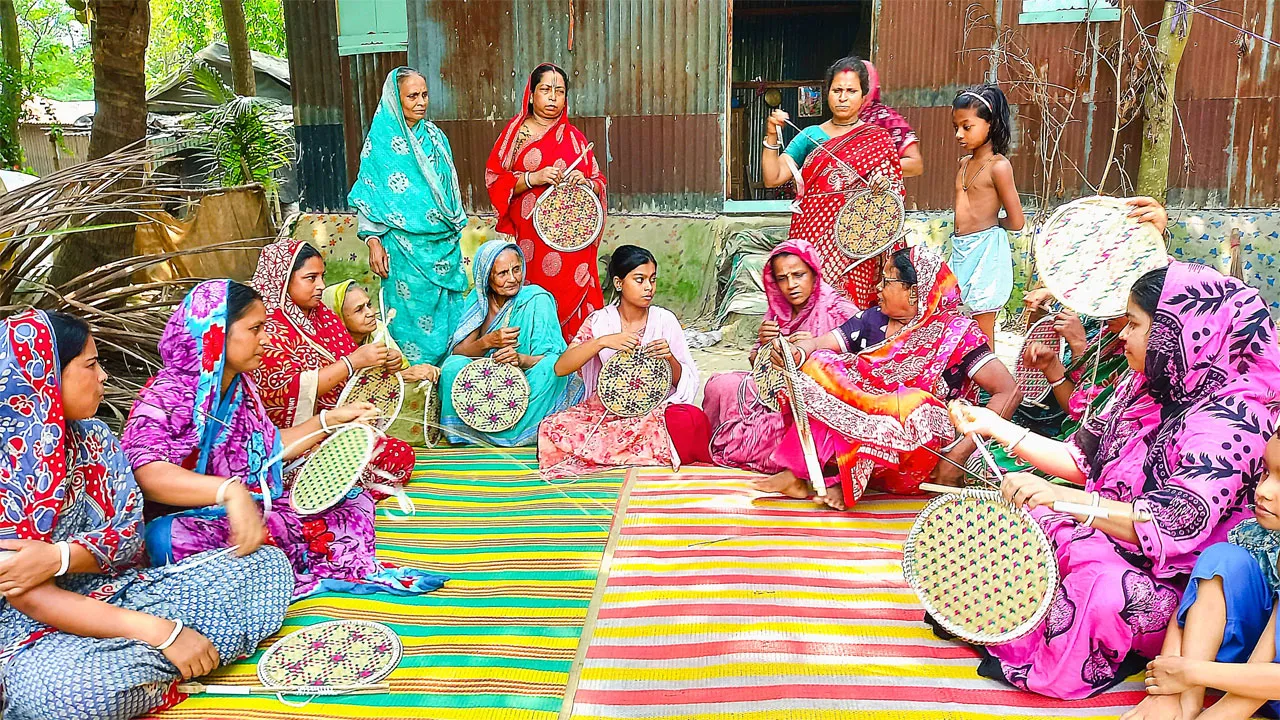 তালপাতার পাখার গ্রাম