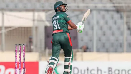 চাপে বাংলাদেশ, নেই ২ উইকেট