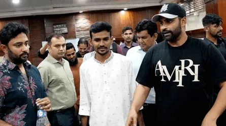 বিসিবি নির্বাচনে প্রার্থী হচ্ছেন তামিম, দিলেন আনুষ্ঠানিক ঘোষণা