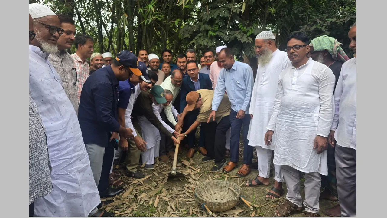 মধুপুরে কুচিয়া খাল খননের উদ্বোধন