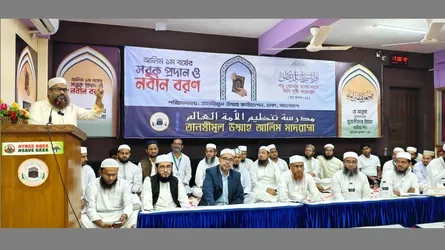 উত্তরায় তানযীমুল উম্মাহ আলিম মাদরাসায় নবীনবরণ ও সবক প্রদান