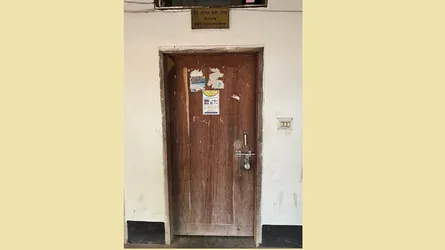 বিজয় দিবসে শ্রদ্ধা না জানানোর অভিযোগে তাড়াশ ডিগ্রি কলেজে তালা ঝুলিয়েছে গভর্নিং বডির সদস্যরা