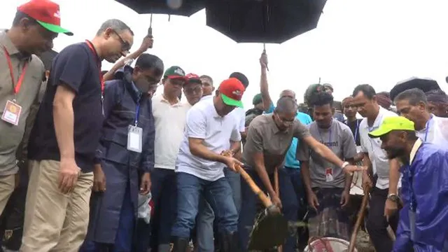 ৪৯ বছর পর বাবার মতো উৎসবমুখর পরিবেশে বাসিয়া খাল পুনঃখনন উদ্বোধন করলেন তারেক রহমান