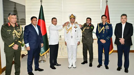 অ্যাডমিরাল পদে পদোন্নতি পেলেন নৌবাহিনী প্রধান খোন্দকার মিসবাহ