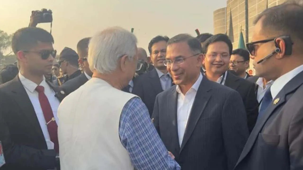 প্রধানমন্ত্রী তারেক রহমানের সাথে ড. ইউনূসের শুভেচ্ছা বিনিময়