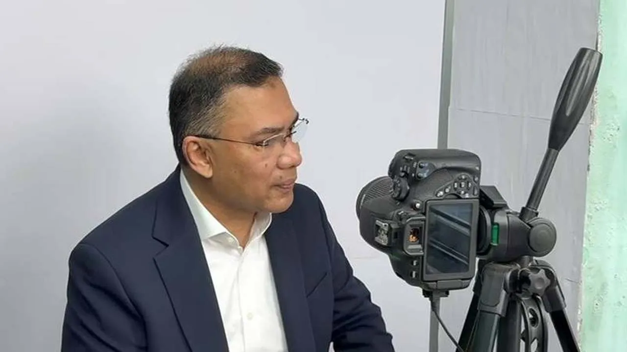 ভোটার নিবন্ধন শেষে বাসভবনে যাচ্ছেন তারেক রহমান