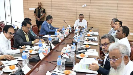 প্রধানমন্ত্রীর সভাপতিত্বে ট্রাফিক ব্যবস্থাপনা আধুনিকায়ন বিষয়ক সভা অনুষ্ঠিত
