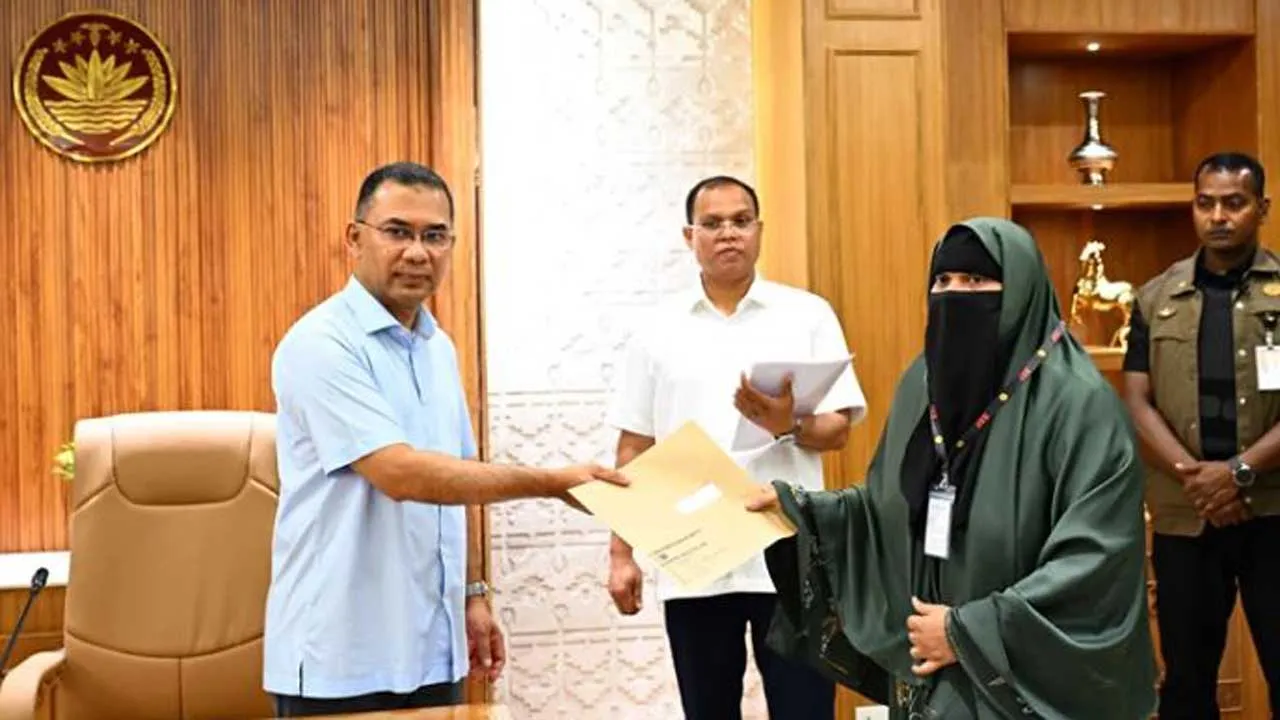 চাকরি পেলেন জুলাইয়ের শহীদ ও আহত পরিবারের ১০ জন